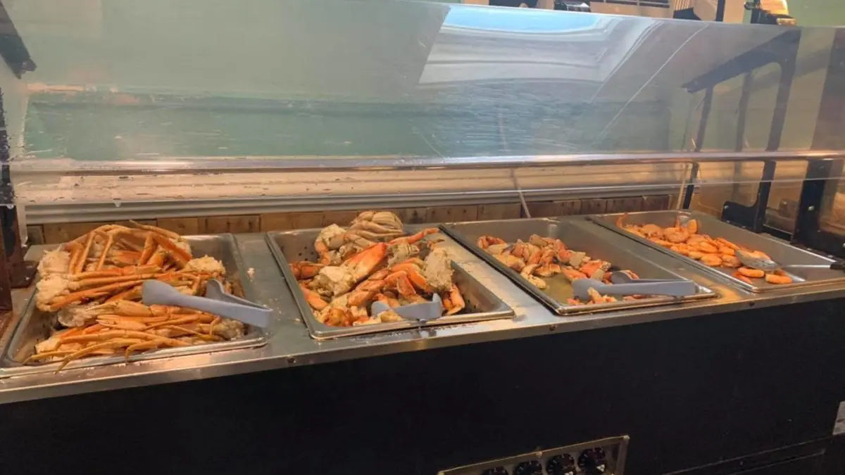 crab legs on the buffet